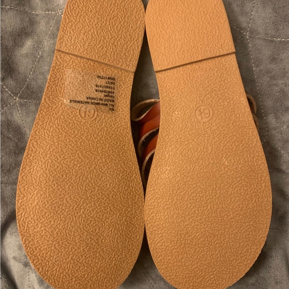 Universal Thread Sandals - Picture 4 of 5